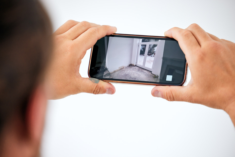 surveillance-cctv-and-smartphone-screen-in-hands-2023-11-27-05-02-48-utc (1) surveillance-cctv-and-smartphone-screen-in-hands-2023-11-27-05-02-48-utc (1)